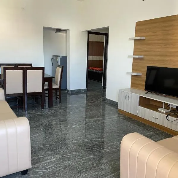 SAGAR NIWAS-1BHK and 2BHK short stay flats - NH HCL EC Bommasandra, hotel in Bangalore