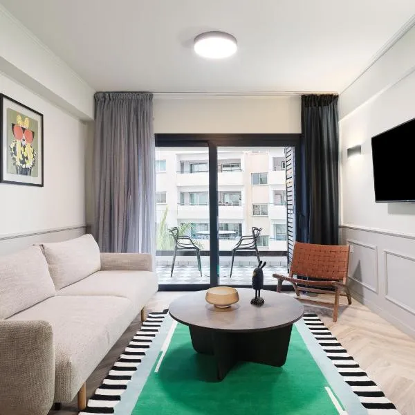 LIV The City Suites ADULTS ONLY, hotel v destinaci Larnaka