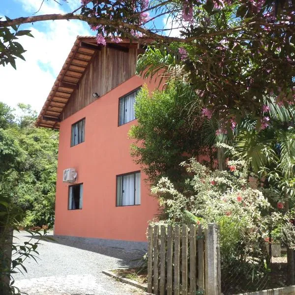 Hostel Dina & Suítes, hotel in Pomerode