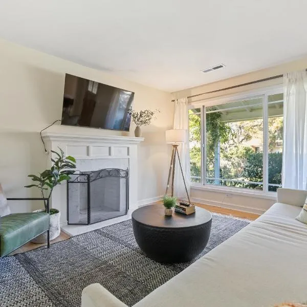 @ Marbella Lane - Modern and Sleek Home in Redwood, khách sạn ở Redwood City