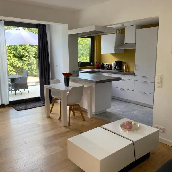 Appartement met groot terras, viešbutis mieste Mortsel