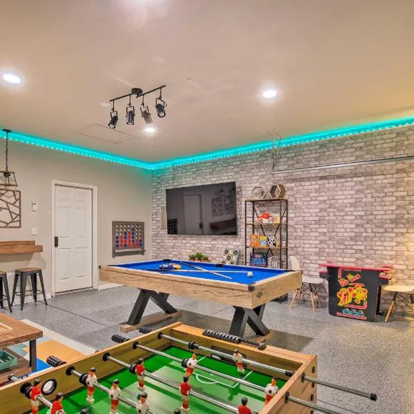 San Antonio Home with Patio and Grill Near SeaWorld!, hotel in San Antonio