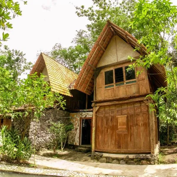 Villa Kampung Ayem Riverside: Sleman şehrinde bir otel