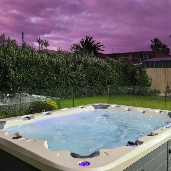 Great Ness Beach House - 10 Person Spa - Pet-Friendly - Netflix - Linen included, hotel v destinaci Goolwa South