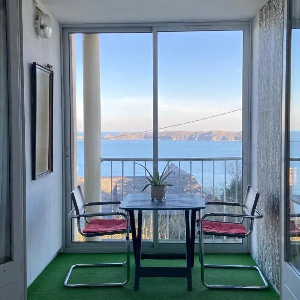 Appart n° 14, VUE MER, Perros-Guirec, hôtel à Perros-Guirec