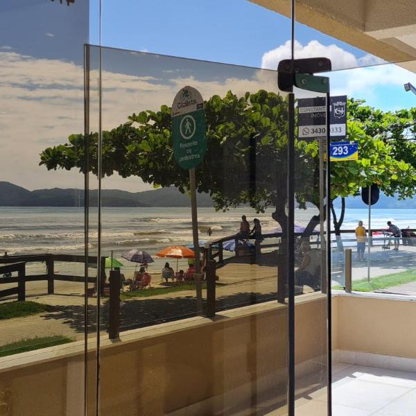Apto pé na areia em Meia Praia Itapema, 3 dormitórios - Foto 2