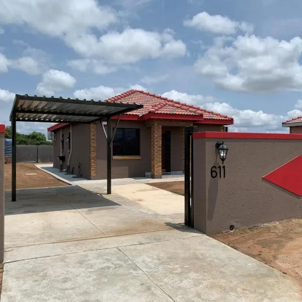 Lion House, 3 bedroom House next to Pilanesberg and Sun City, hotel en Mogwase