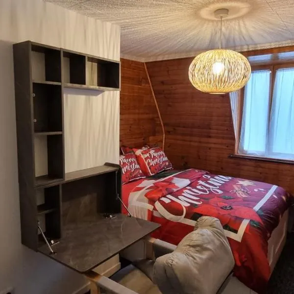 CHAMBRE PRIVÉE Numéro 2 dans un Superbe appartement en colocation, hotel en Montataire