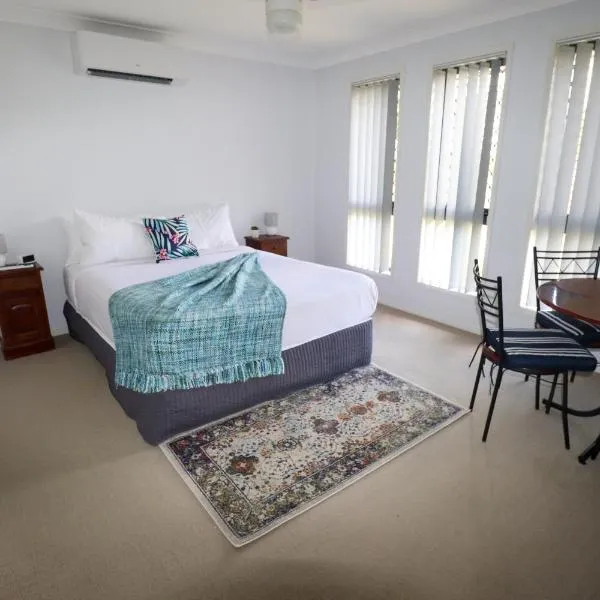 BLK Stays Guest House Deluxe Units Morayfield, hotelli kohteessa Caboolture