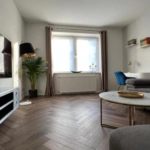 EXKLUSIVE 2 Zimmer EG Wohnung mit Balkon in Top Lage!, hotel em Bremen
