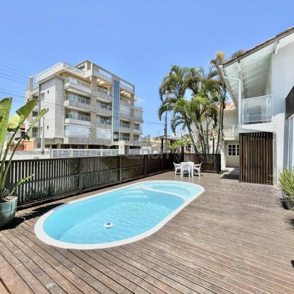 024 - Residencial com Piscina e Jacuzzi em Bombas