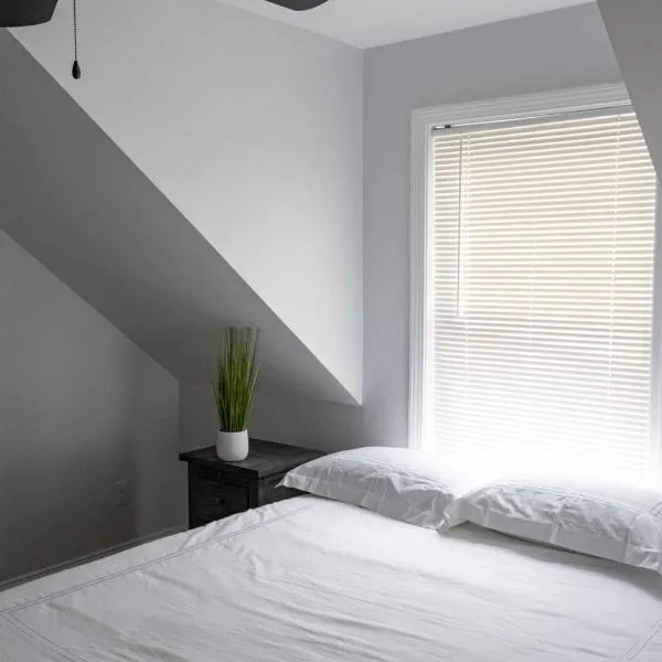 Queen Bed - Boston - RM 3, hotel v destinaci Stoneham