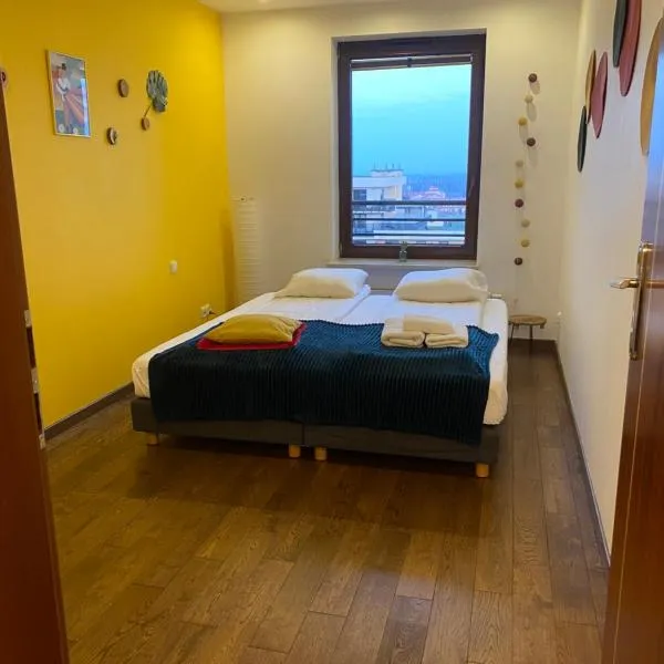 Sunny Life Apartment, hotel in Warsaw