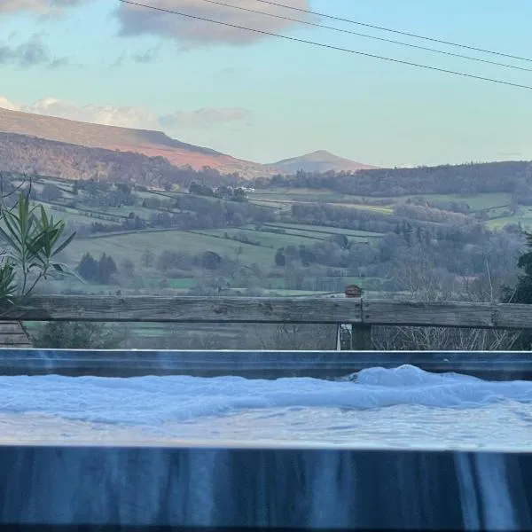 Peacock Cottage, Coity Bach, hotel in Talybont