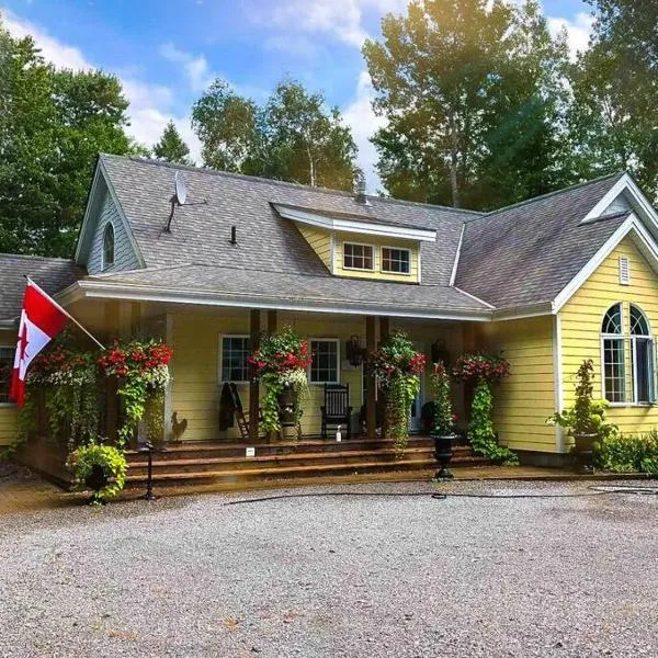 WELCOME TO BURNT RIVER ESTATE, hotel in Kawartha Lakes
