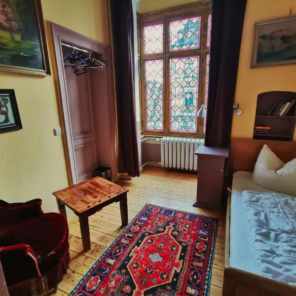 Hummel Hostel - Historische Stadtvilla mit Garten, hótel í Weimar