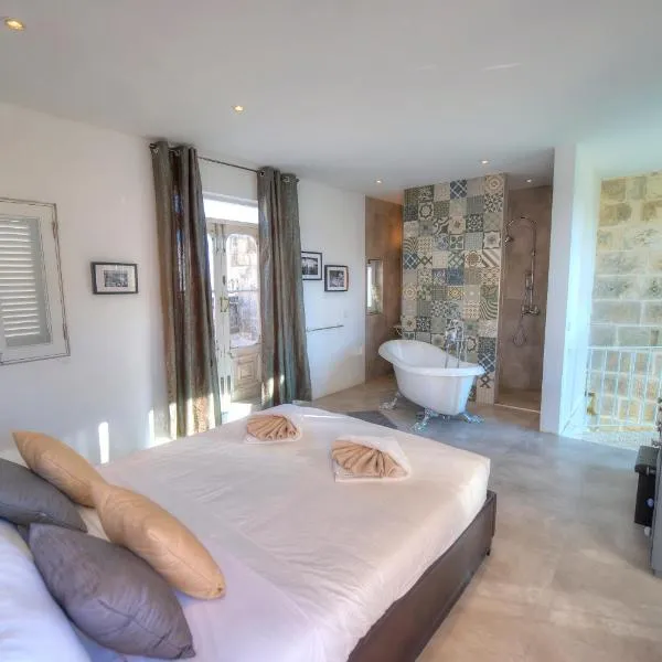 Casa Bartolo A Hidden Gem - Spacious Village Home EBAR1-1, hotel in Lija