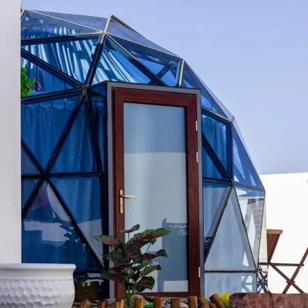 Blue Dome Chalet شاليه القبة الزرقاء, hotell i Ḩawīyah