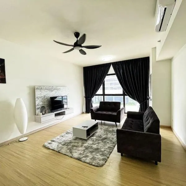 Cozy & Comfy Home Dsara Sentral Opposite MRT, hotell i Sungai Buluh