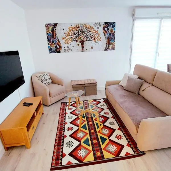 Cosy Home 1 - Spacieux 3 pièces avec parking - 30 min de Paris, hotell i Cergy