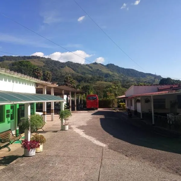 Servituristicos La Esmeralda: Santa María'da bir otel