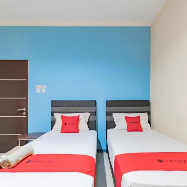 RedDoorz Syariah @ Pangeran Suryanata Samarinda, hotel v destinaci Samarinda
