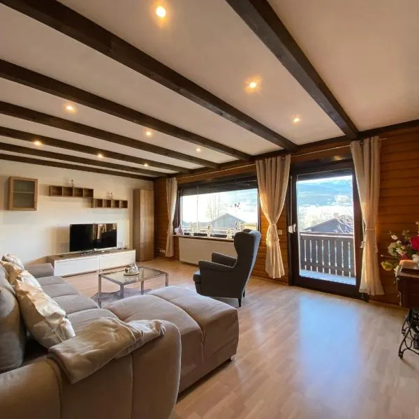 Feriendorf am Hohen Bogen Arrach Haus 69 OG, hotel in Arrach