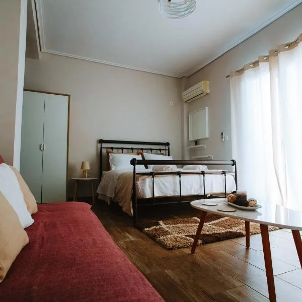 3 Bros Studio, hotel in Chalkida