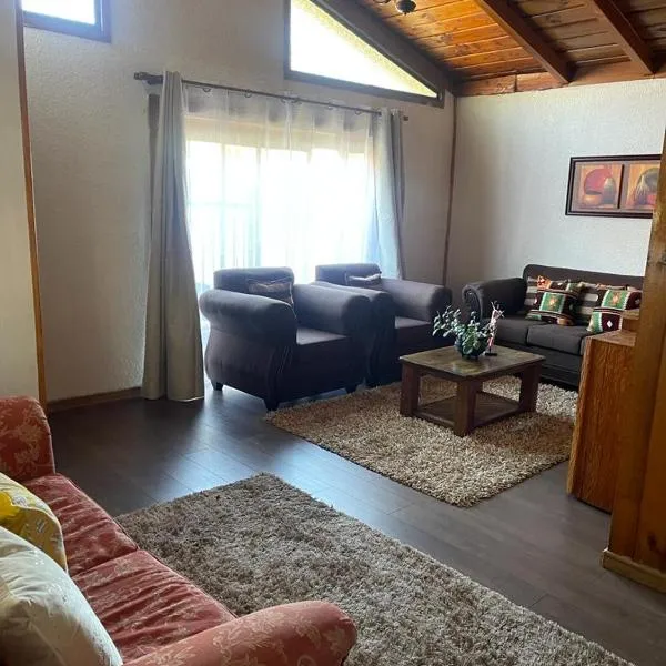 Acogedora casa céntrica en Panguipulli, hotel in Panguipulli