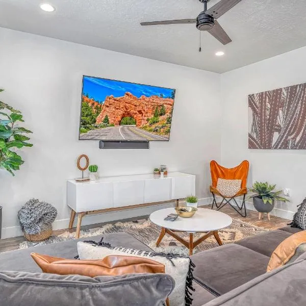 Southern Retreat, Priv Patio with Hot Tub, Zions., hotel in Washington