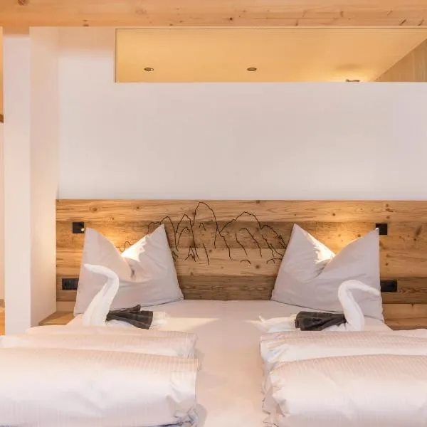 Planerhof Apartment Edelweiss, hotel v destinaci Funes