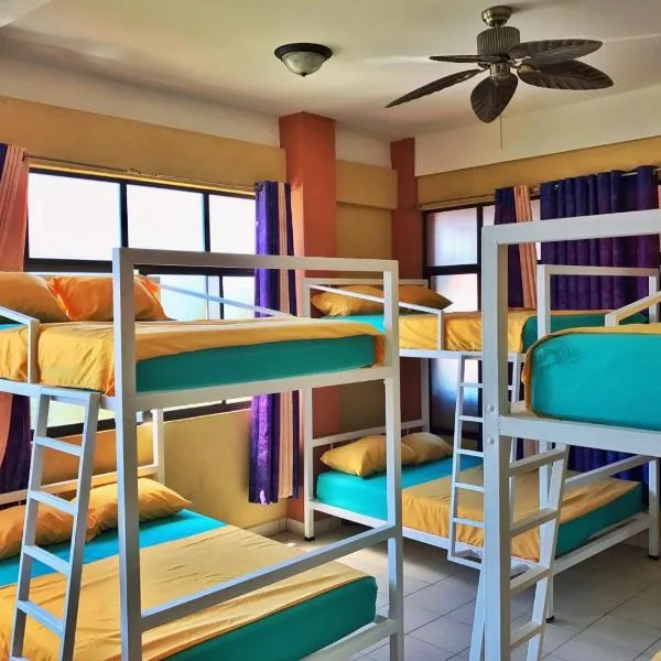 Sandy Toes Hostel, hotel v destinaci Sámara