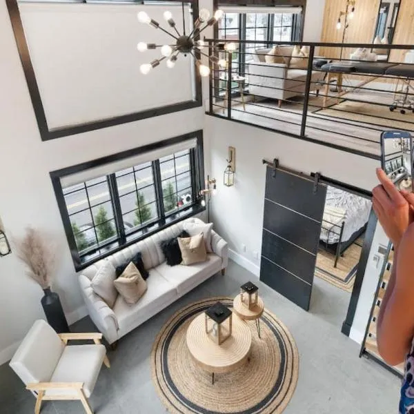 Brooklyn Bay Lofts - Modern Chic Rentals with Rooftop Terrace, hotel in Brooklyn