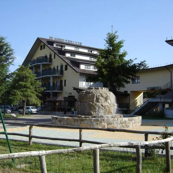 Hotel La Fattoria, hotel en Lacecetto