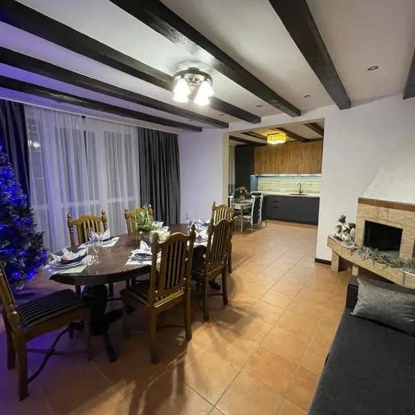 Шале Парламент, Яблуниця, hotel v destinaci Jablunycja