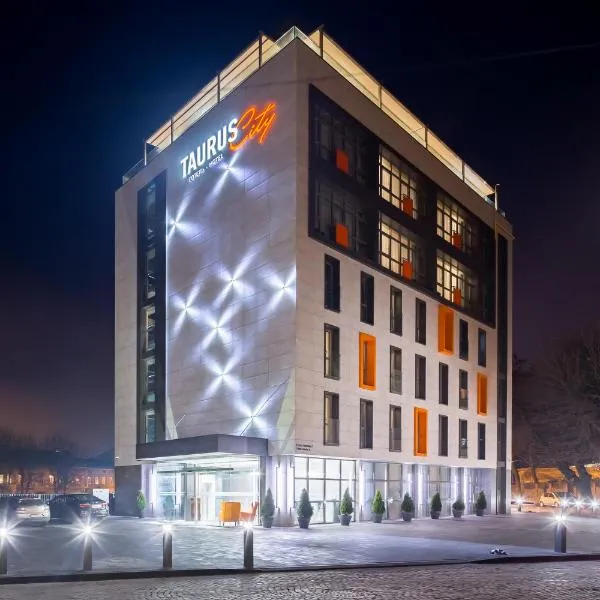 Taurus City Hotel, hotel in Ryasne-Rus'ke