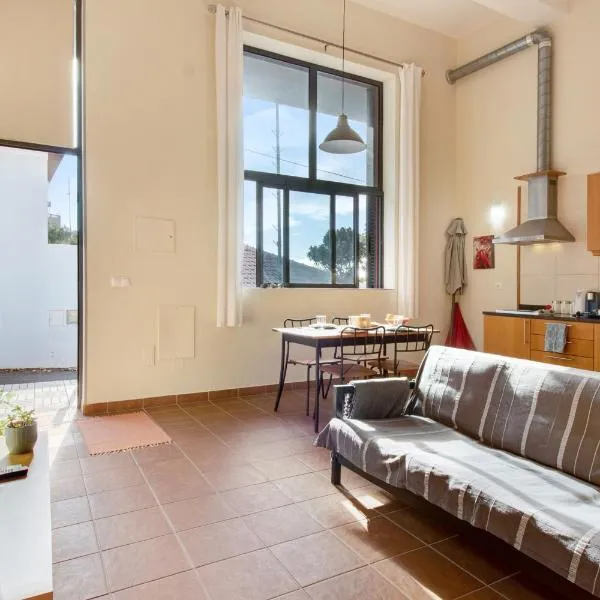 Calheta Lofts ii, hotel in Calheta