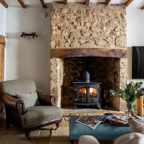 Charming 17th Century Cotswold Cottage, hotel di Adlestrop