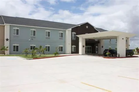 La Plaza Inn and Suites - Freer TX, hotel v destinaci Freer