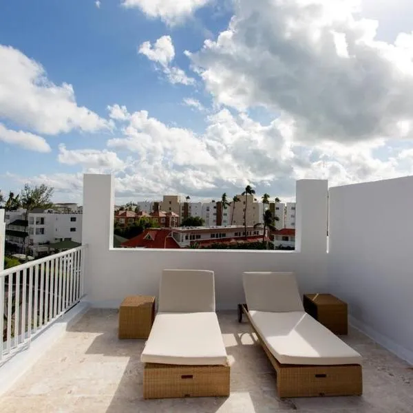 Ocean Views & Private Beach! Luxury 4BDR Getaway, hotel en Punta Cana