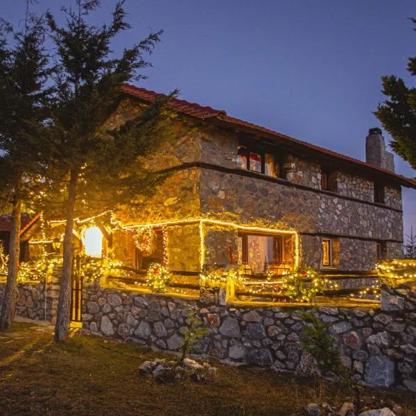 E L chalet. A cosy mountain retreat., hotel di Palaios Agios Athanasios