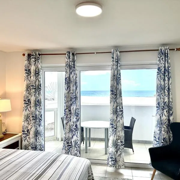 Maho Beach House - Studio - Beach Access, hotel in Maho Reef