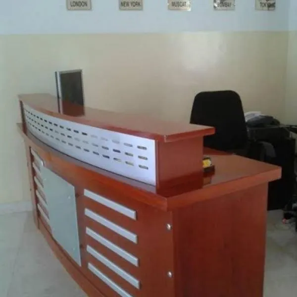 Al Basateen Hotel Apartment, hotel a Sur