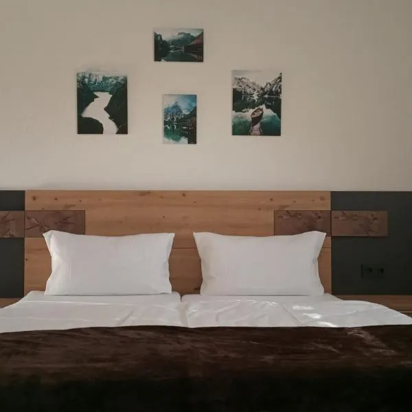 Johann's Appartements, hotel en Kappl