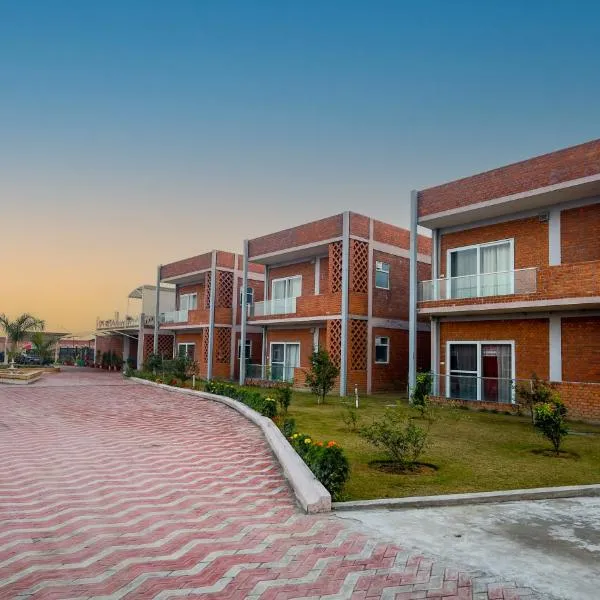 InnBox Farmstay - Rajpura Punjab, hotel en Rājpura