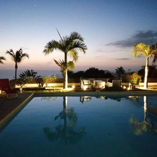 VILLA POINTE DES CHATEAUX VUE IMPRENABLE, hotel in Saint-Leu