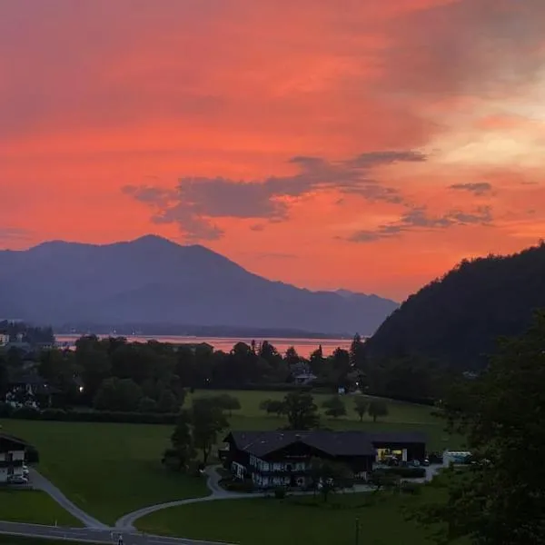 Schöne Ferienwohnung mit Wolfgangseeblick, hotel v destinaci Strobl