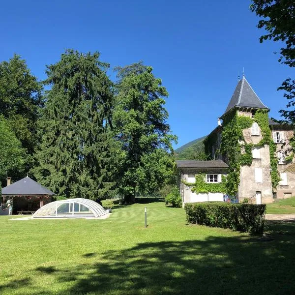 LE CLOS DU TULIPIER, hotell sihtkohas La Table