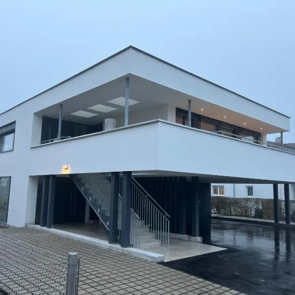 Haus Am Anger Dornbirn, hotel v destinaci Dornbirn