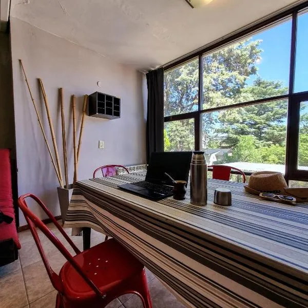 Apartamentos Andrea, hotel v destinaci Villa General Belgrano
